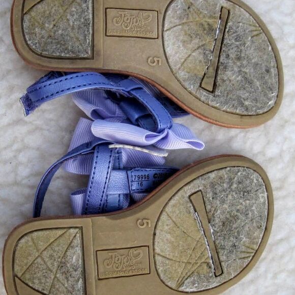 Lot of 5 girls shoes Rampage, Carters, Garanimals & more  (size 5) - Picture 12 of 16